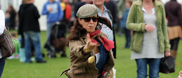 Knob throwing Knob throwing